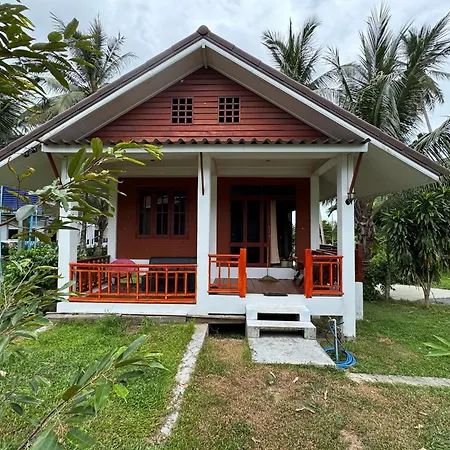 Villa Tropical Wooden House